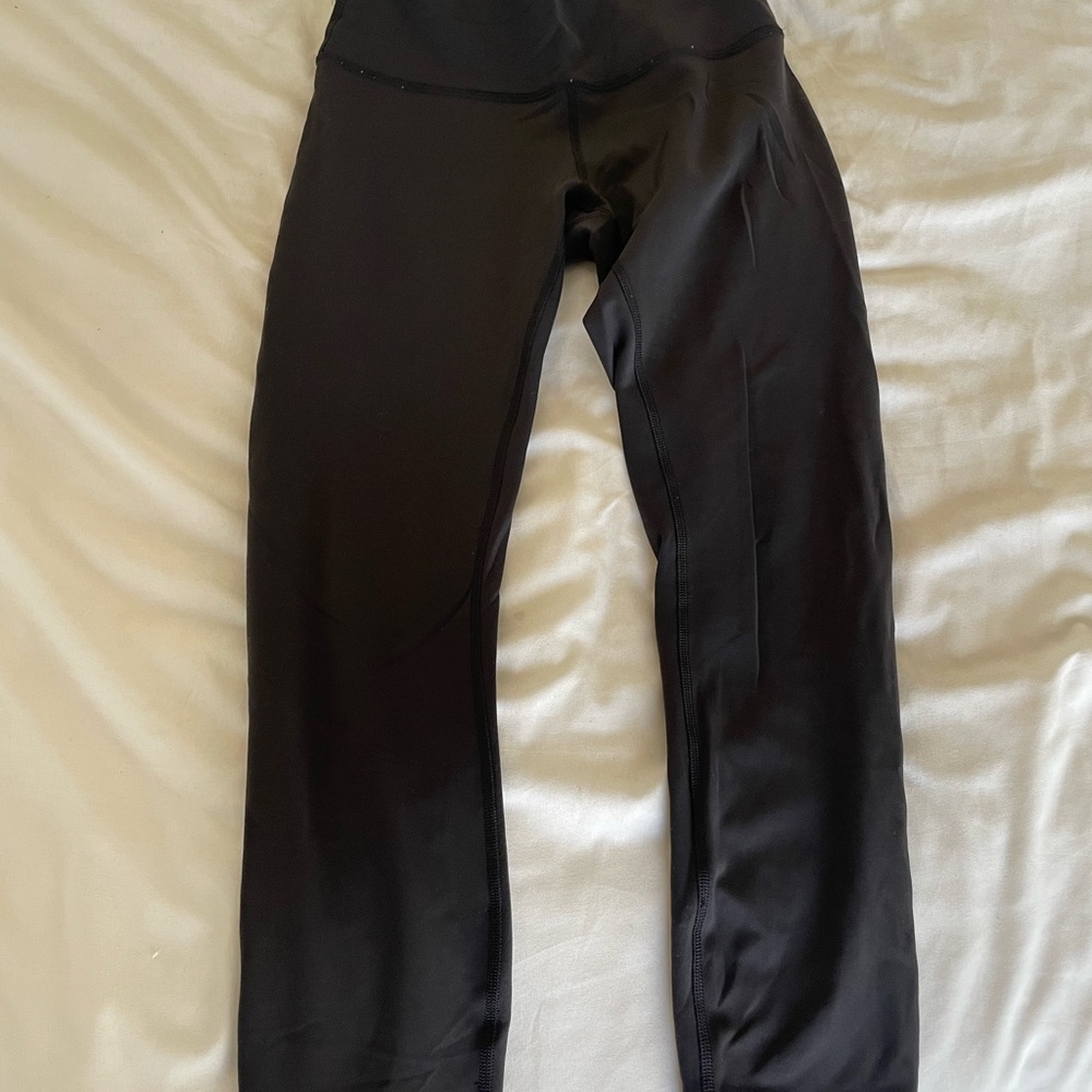 Lululemon wunder train high rise crop 23”